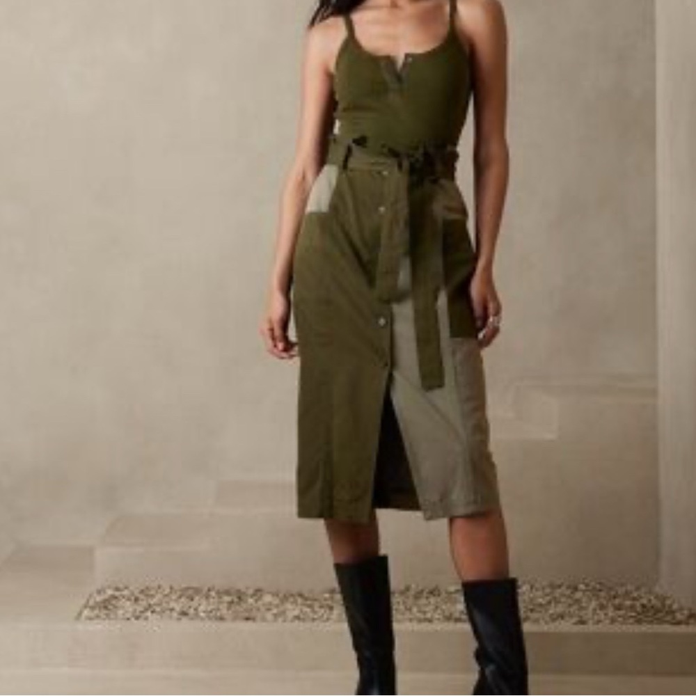 Banana Republic Two-Tone Green Midi Skirt